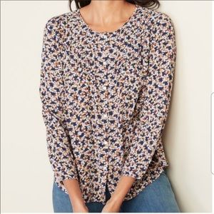 Old Navy pintuck floral blouse